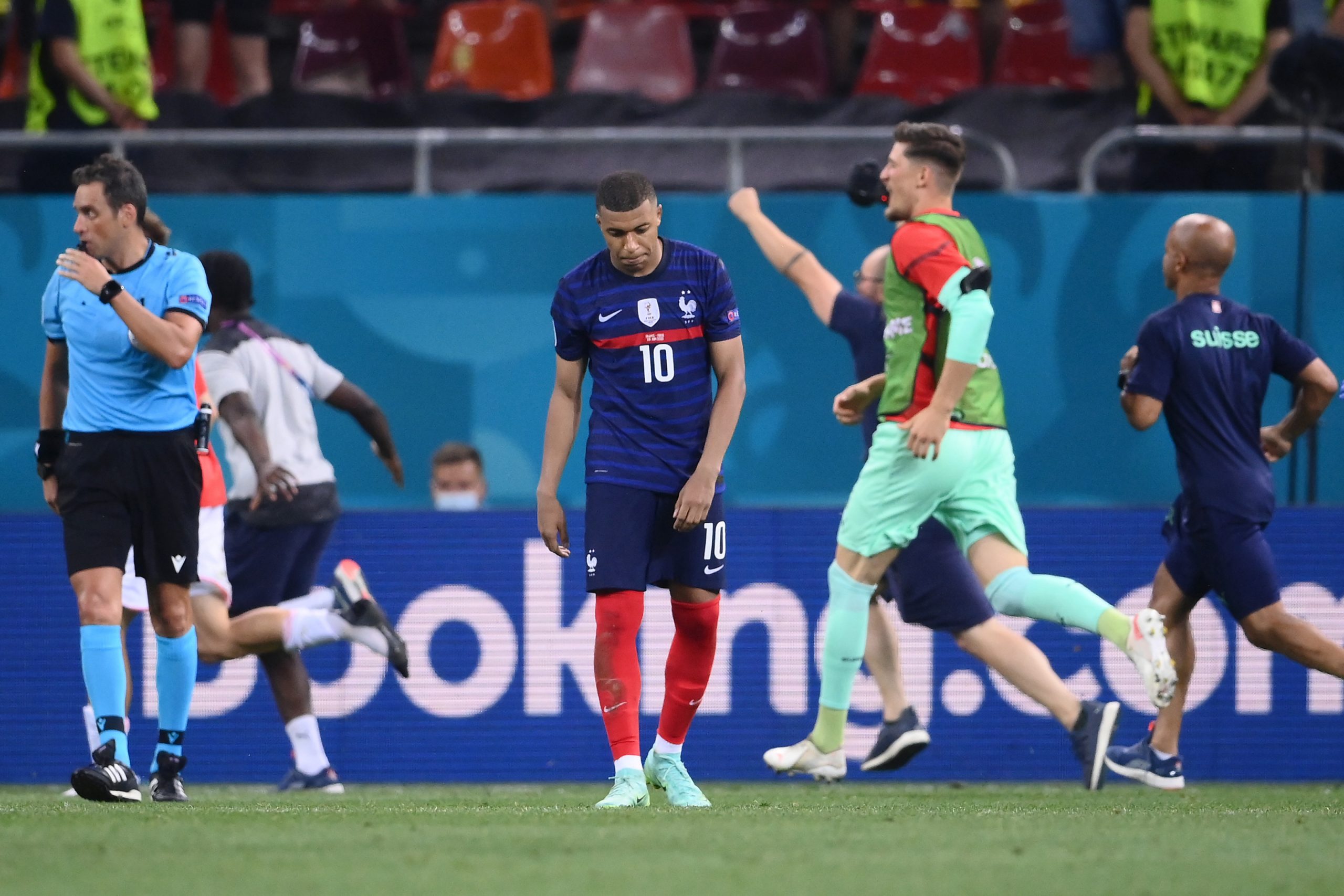 Swiss beat France on penalties to reach Euro 2020 last eight