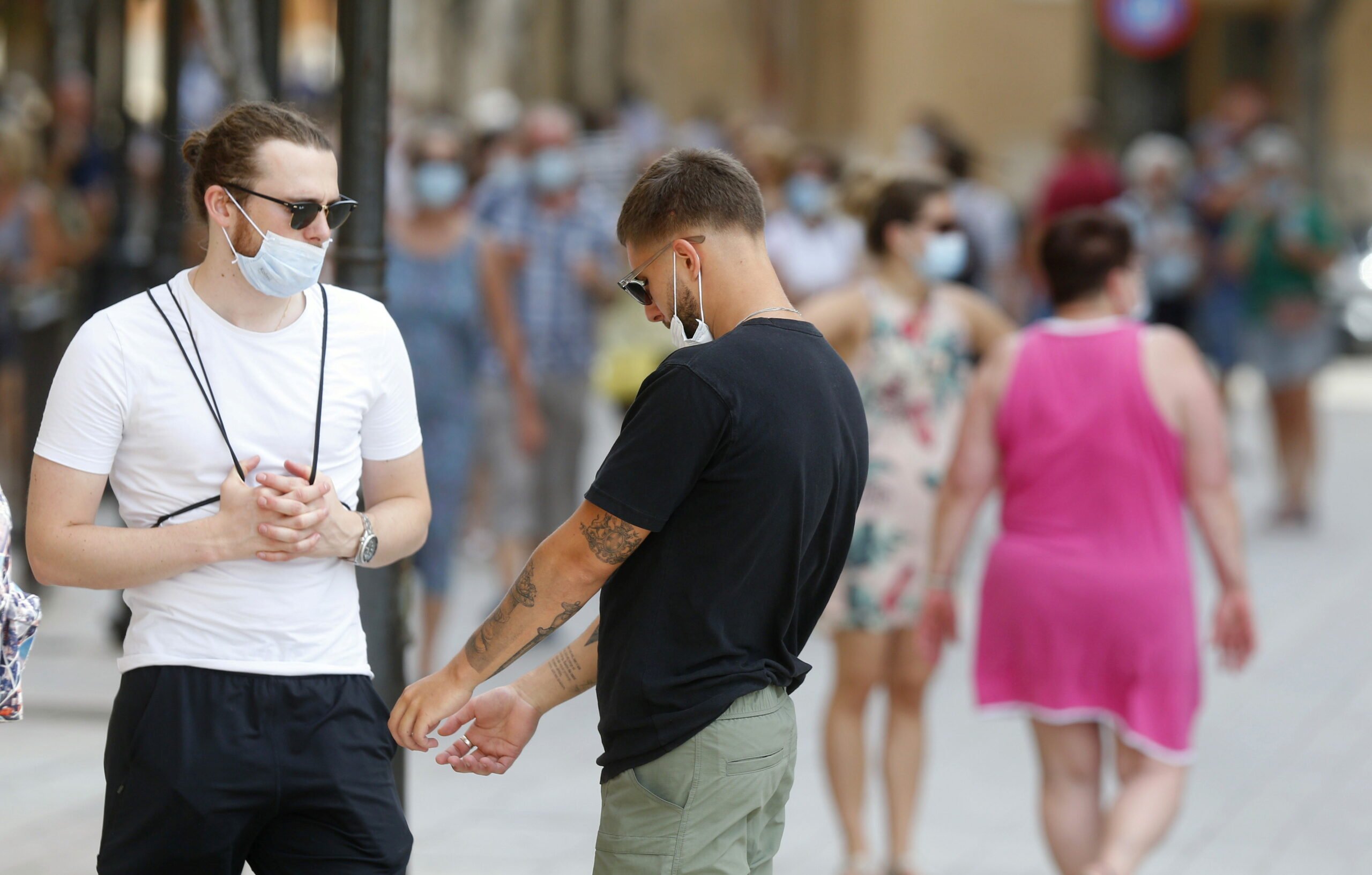 Spain to scrap mandatory outdoor masks from June 26