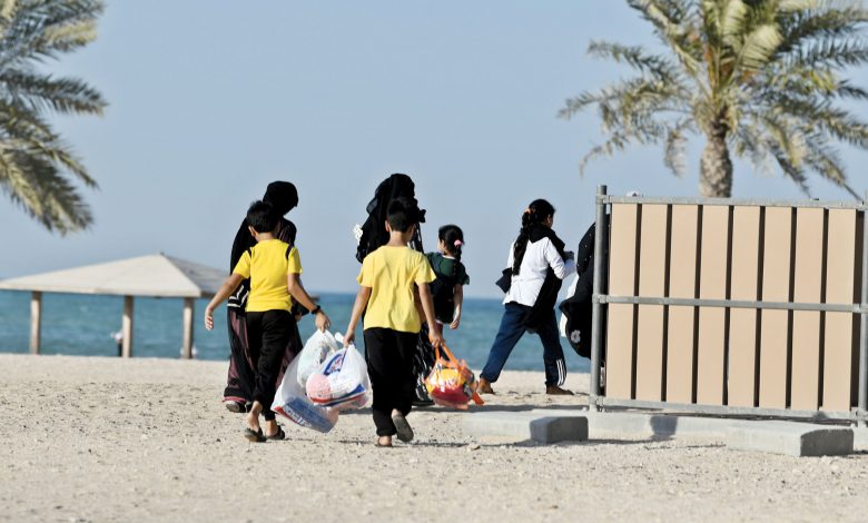 Qatar: A huge turnout on family beaches