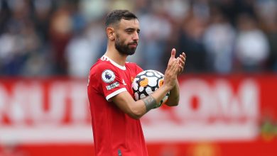 Bruno Fernandes hits hat-trick as Manchester United crush Leeds