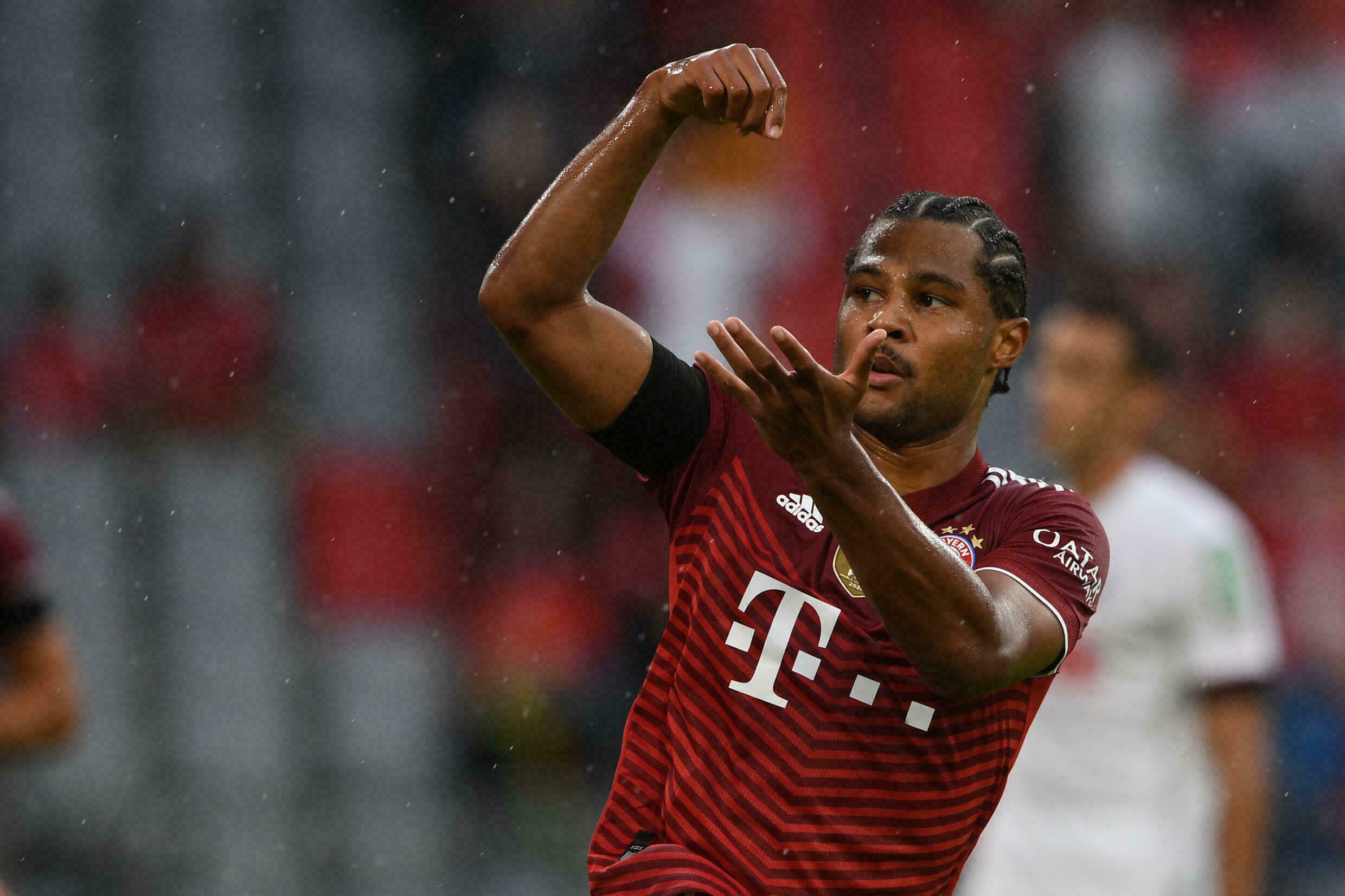 Gnabry scores twice as Bayern Munich squeeze past Cologne