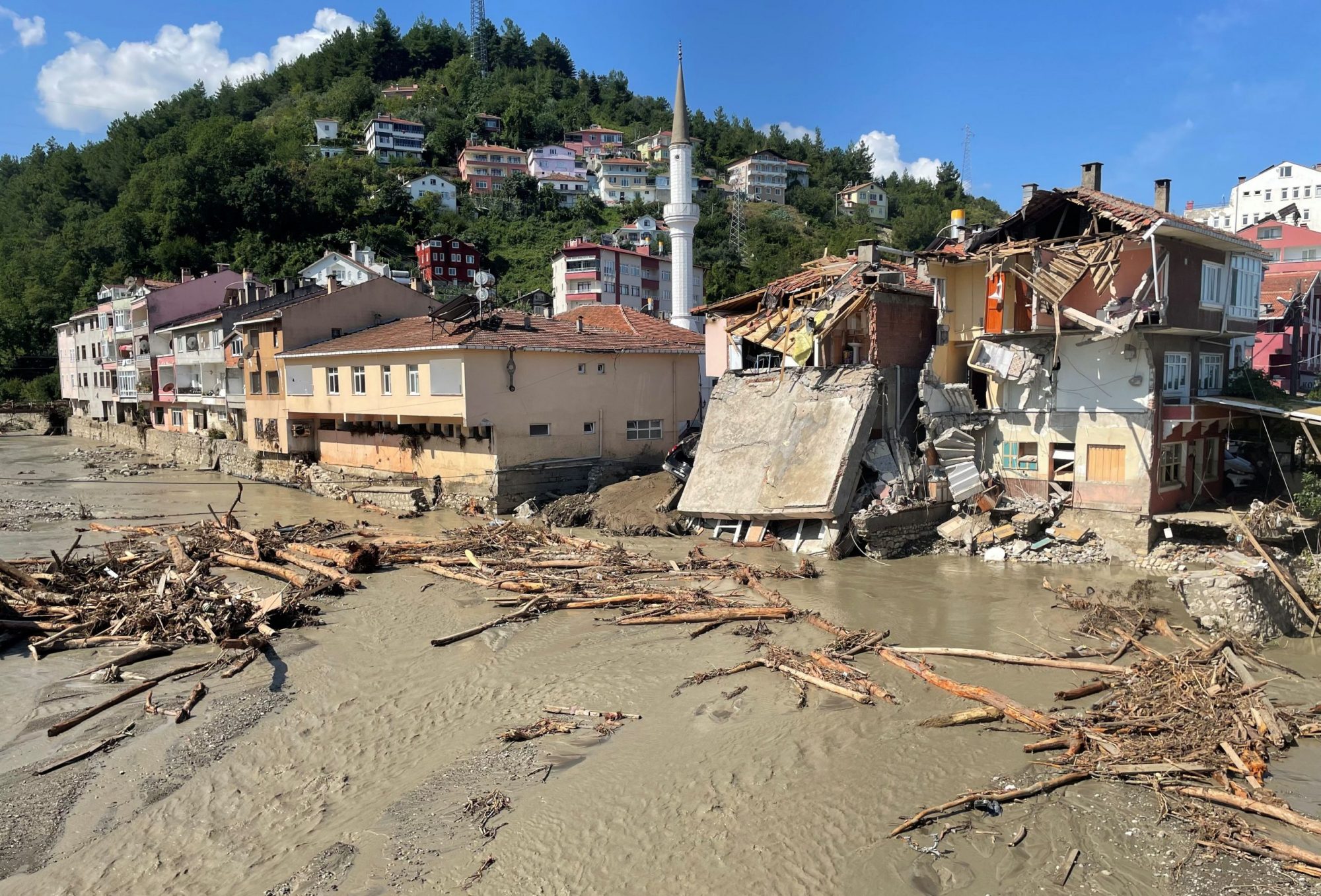 Death Toll from Floods in North of Turkey Rises to 77