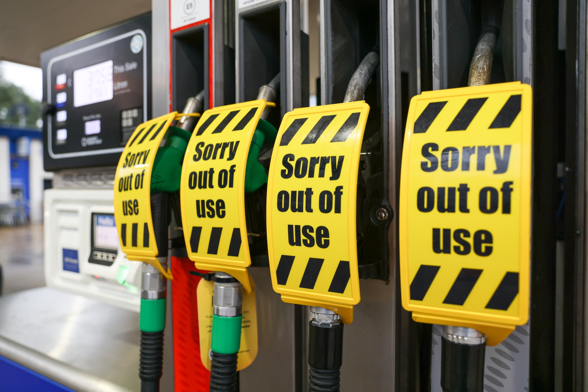 UK Government Plans to Suspend Competition Laws to Tackle Fuel Supply Crisis