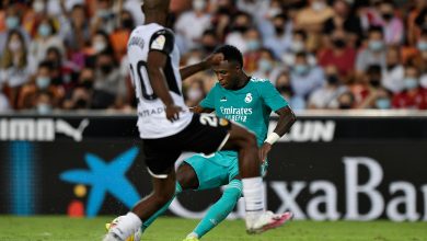 Real Madrid stage late comeback to win at Valencia