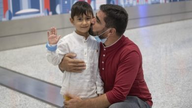 Qatar succeeds in reuniting an Afghan child with his father in Canada