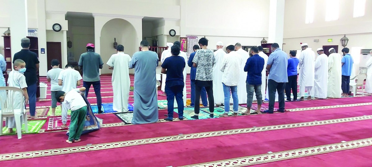 Prayers held without social distancing in mosques