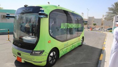 Minister witnesses test operation of fully autonomous electric minibusses 