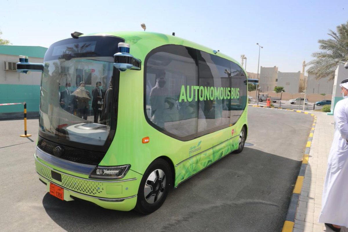 Minister witnesses test operation of fully autonomous electric minibusses 