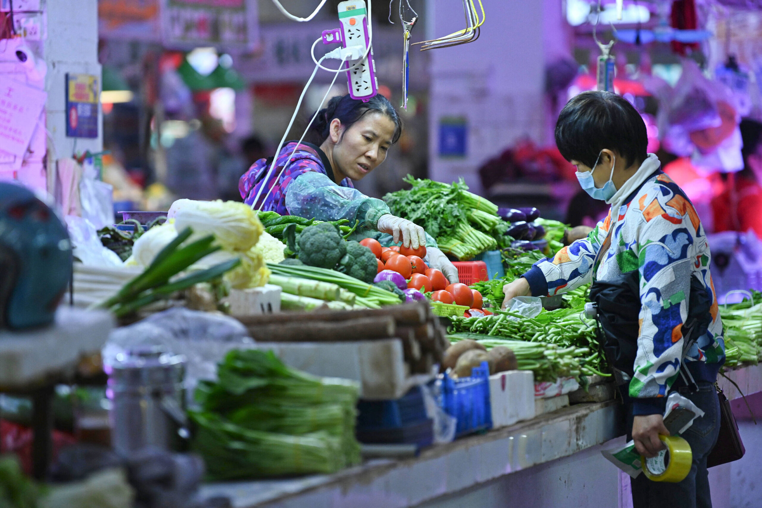 China urges families to keep stocks of daily necessities .. what's going on?
