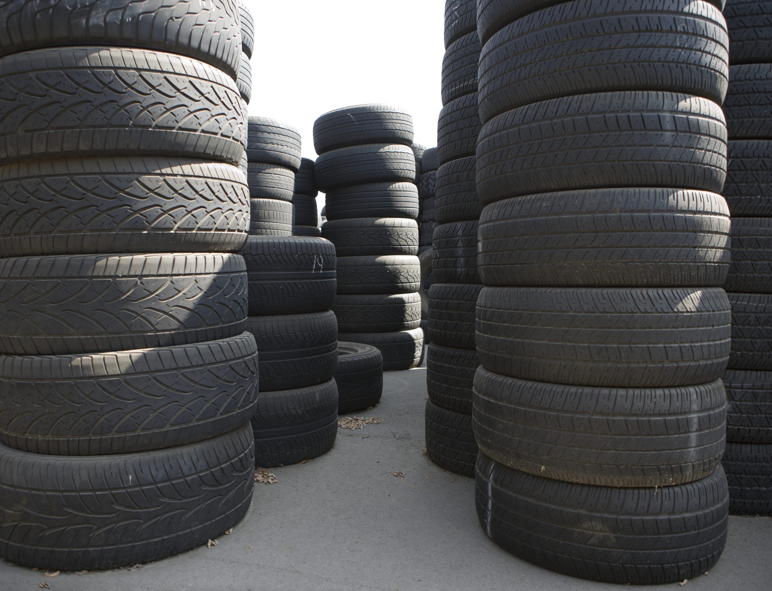 Deadly danger .. Used tires trade is booming
