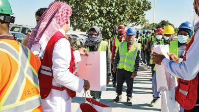 100 gifts with winter supplies distributed to workers