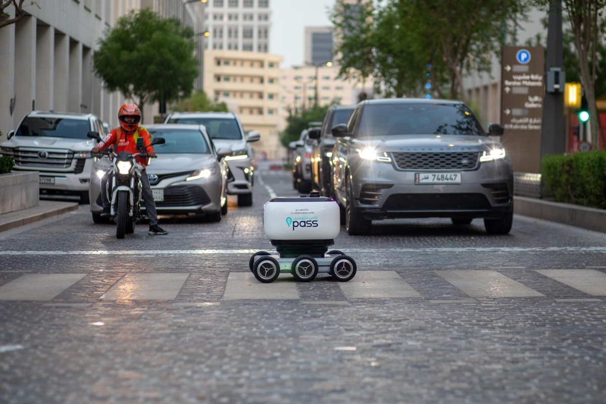 Local startup tests delivery robot in Msheireb