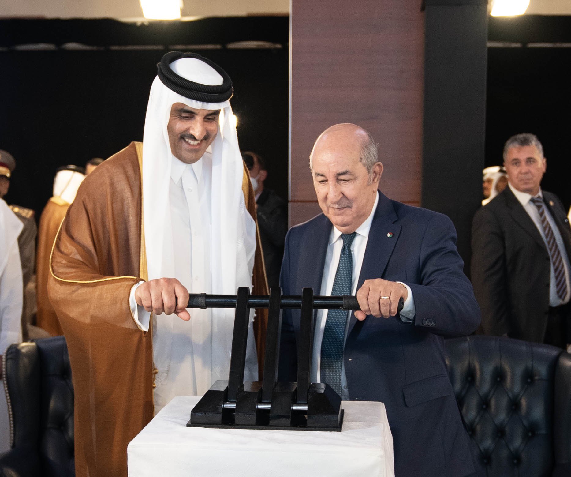 HH the Amir, Algerian President Attend Launch and Inauguration of Joint Projects