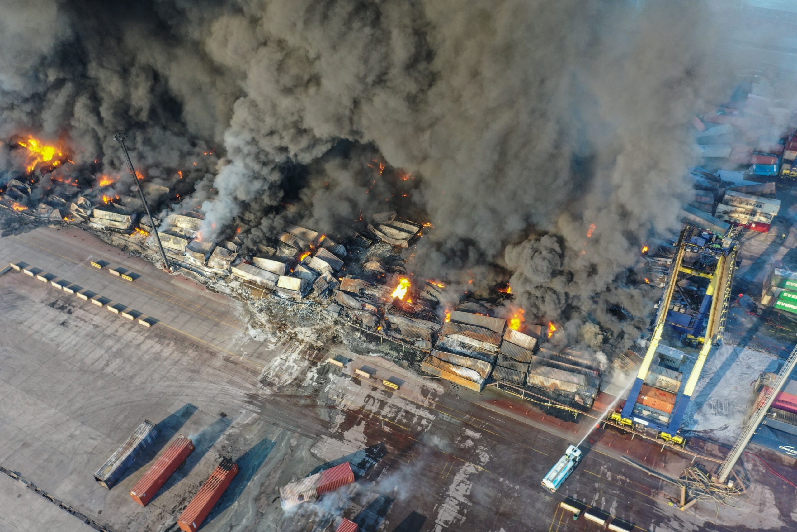 Turkish Maritime Authority Controls Fire in Port of Iskenderun
