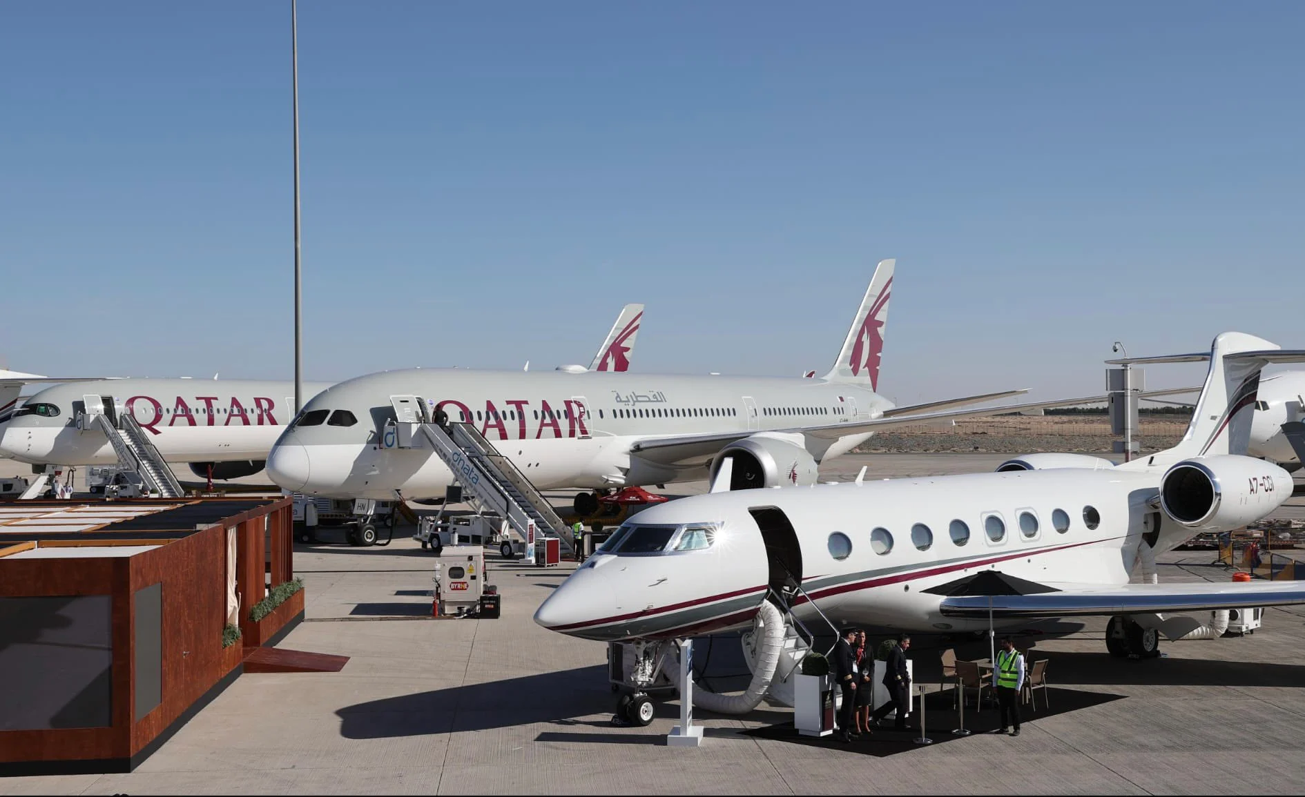 Qatar Airways Takes Stage on First Day of Dubai Airshow 2023