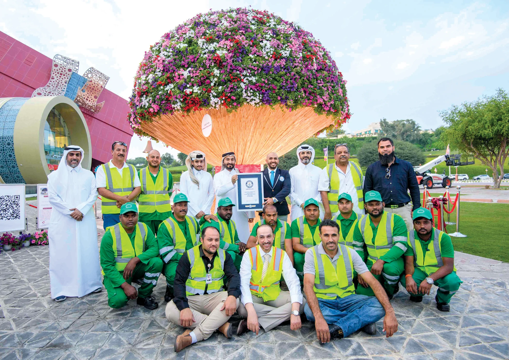 Al Wakrah Municipality Enters Guinness World Records for Largest Flower Bouquet
