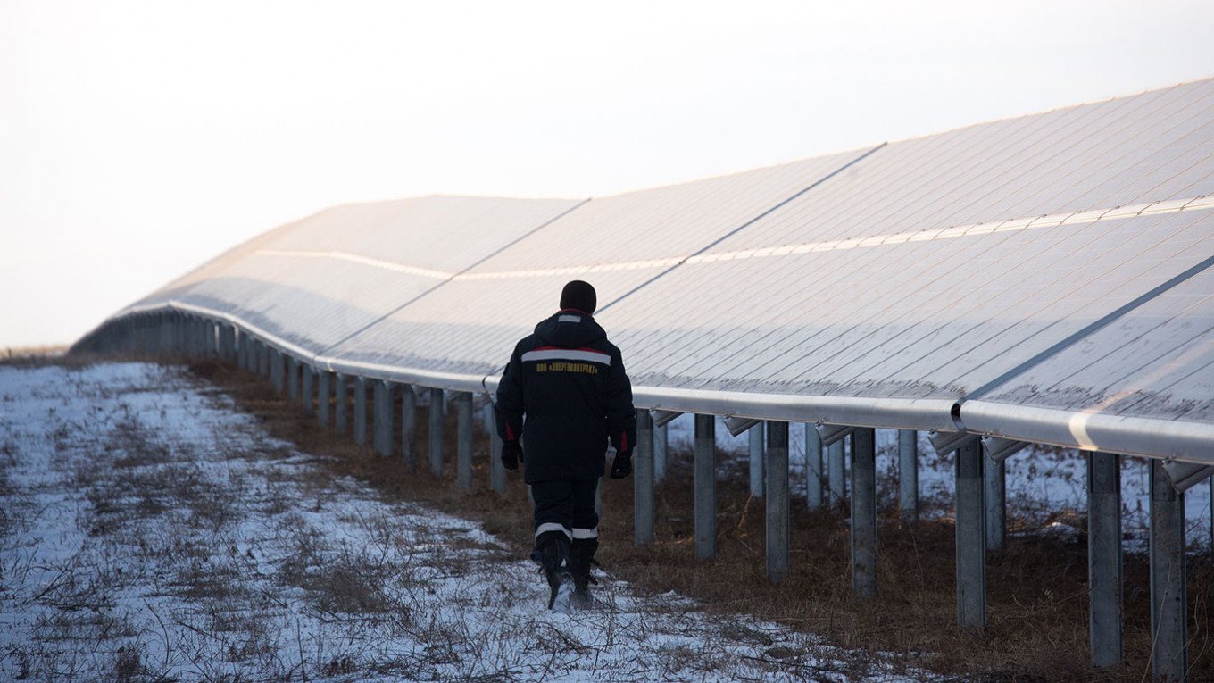 Russian Researchers Develop Solar Battery Working in Various Weather Conditions