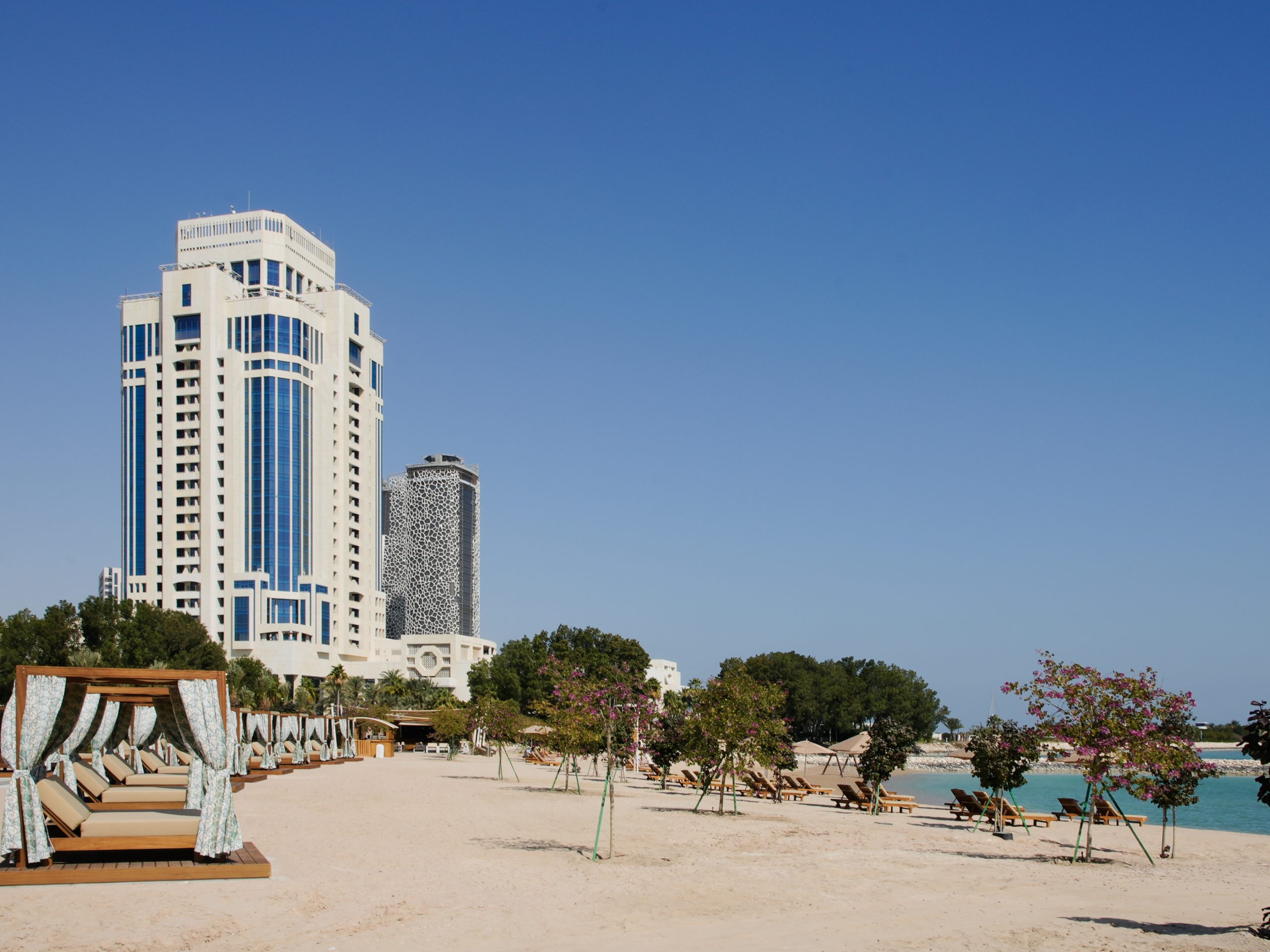 THE RITZ-CARLTON, DOHA COMPLETES A COMPREHENSIVE BEACHFRONT LANDSCAPING AND REPLANTING PROGRAM